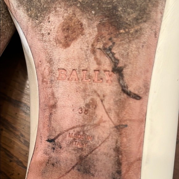 Bally Ellah Loafer with Elegant Chain Detail, size 38 - Picture 13 of 15